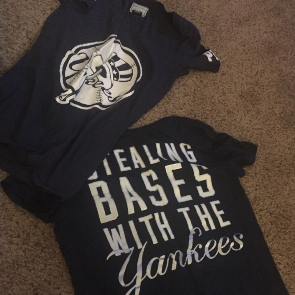 2 VS Yankees t shirts
